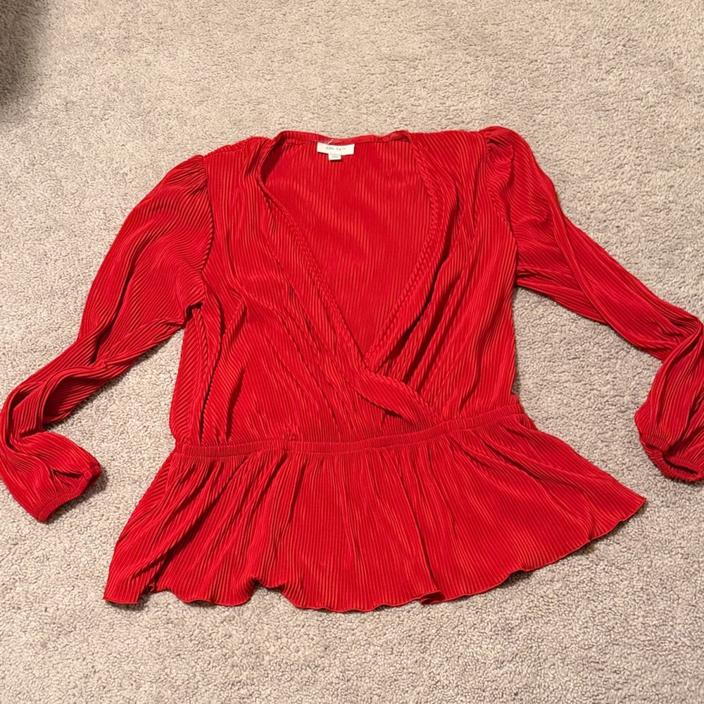 On 34th womens ribbed surplice peplum top. Size OX